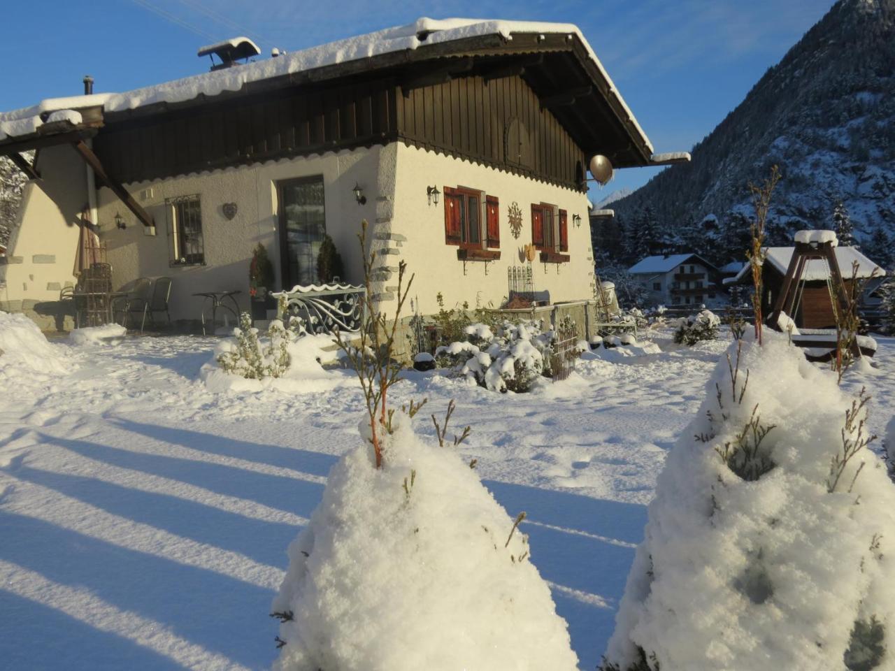 Ferienhaus Oetztal-Lodge เซาเทนส์ ภายนอก รูปภาพ